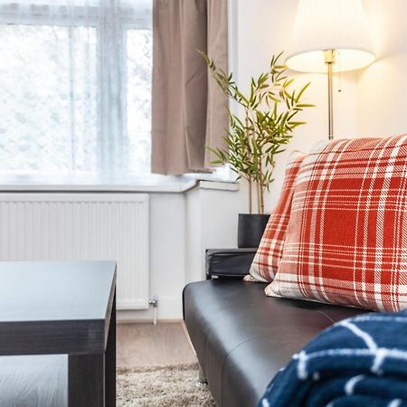 Autonomous 2 Bdr Apartment With Garden And Parking Энфилд Экстерьер фото